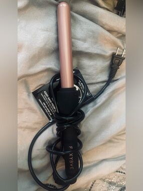 FoxyBae Rose Gold Mini Curling Wand